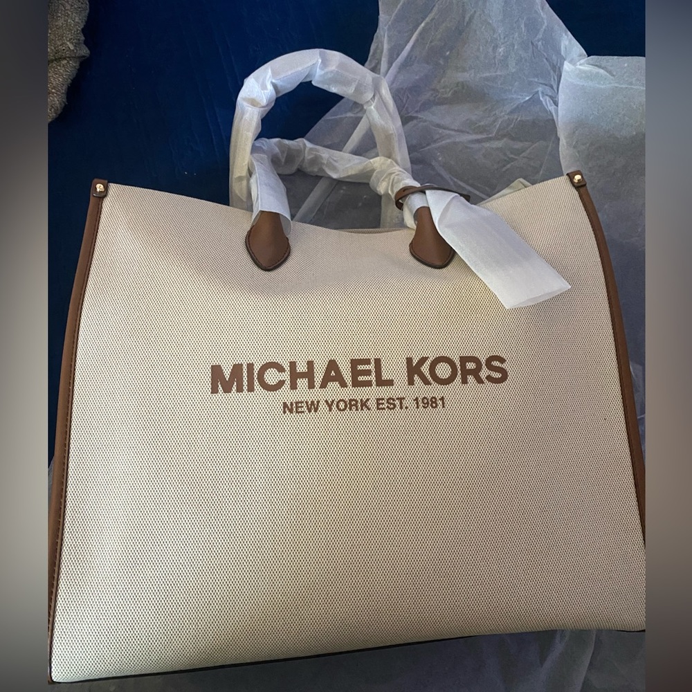 Michael Kors Mirella tote purse
